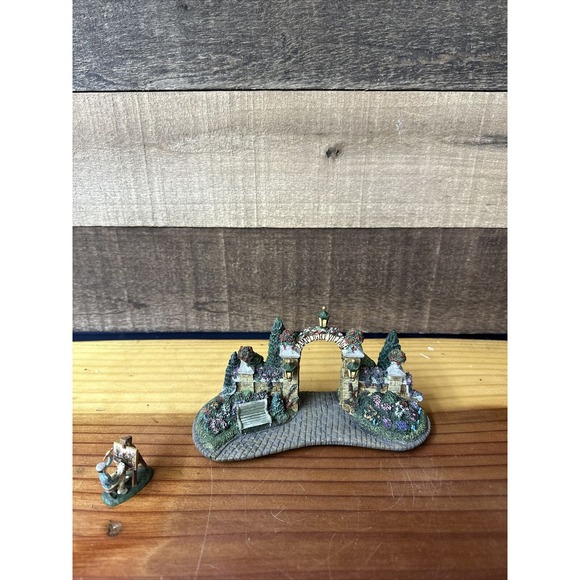 Hawthorne Thomas Kinkade Lamplight Series Lamplight Village Sign Plus Extra - Picture 1 of 6